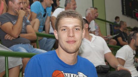 Александър Везенков преминава в Барселона