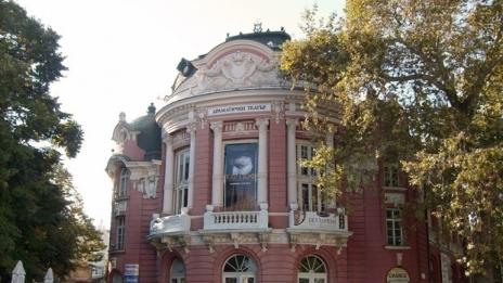 Работник падна от високо по време на представление(Обновена)