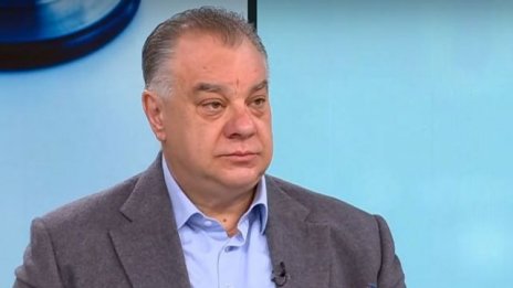 Д-р Мирослав Ненков е бил спрян на летищата в София и Варна заради радиация