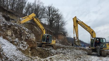 Според „В и К“ водата не е мътна и става за пиене