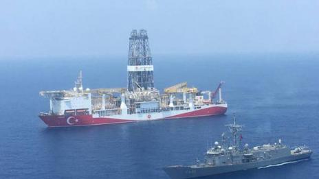 Турция изпраща четвърти кораб за нефт и газ край Кипър