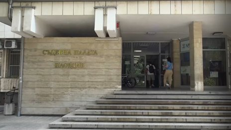 Арестуваната шефка на ревматологията направи признания 