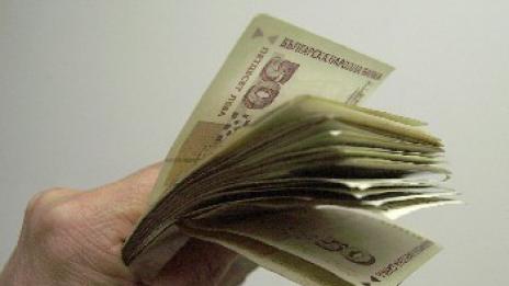 Всеки трети българин не плаща редовно дълговете си