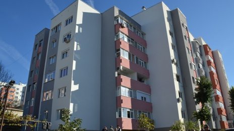 Общото събрание: Отлагат го с час, после мнозинство решава за… санирането