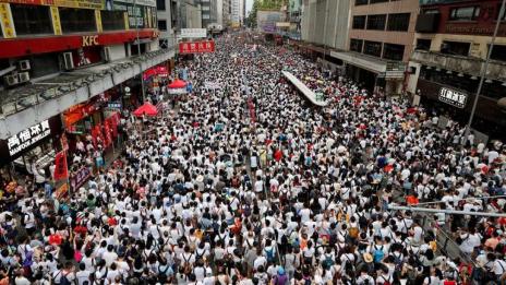 Протести в Хонконг искат разследване на полицията  
