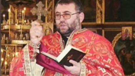 Поп подпалвач раздава шамари и налага с арматурно желязо