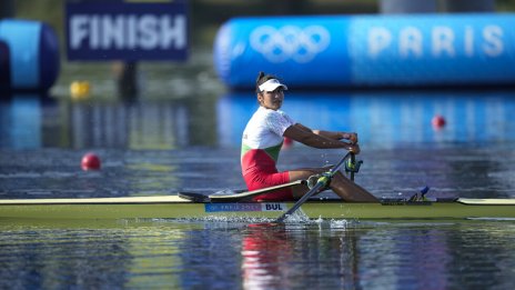 Десислава Ангелова се пребори за финал в гребането на Игрите в Париж