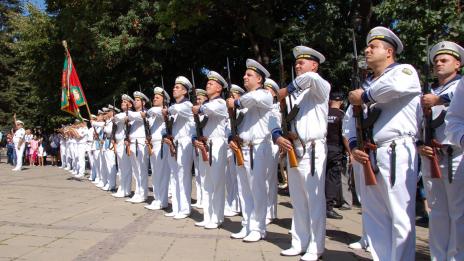 ВМС търсят над 50 матроси във Варна