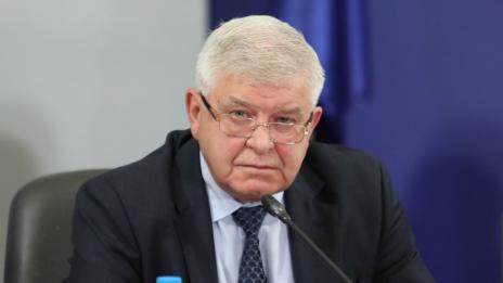 Здравният министър издаде 4 заповеди за извънредната епидемична обстановка