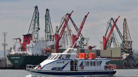 Спират корабчето „Белла“ от 4-ти до 11-ти юли