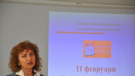 На тел. 112 поръчват такси, питат как се прави пица