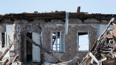 Най-малко 17 души са били убити при обстрел през нощта в украинския град Запорожие