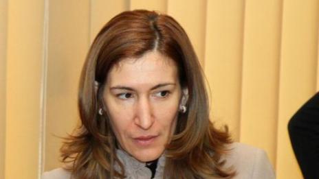 Министър Ангелкова погна хотелите, в които се биха за храна