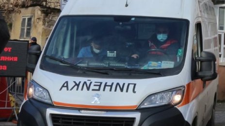 Намушкаха с нож момиче в подлез в София