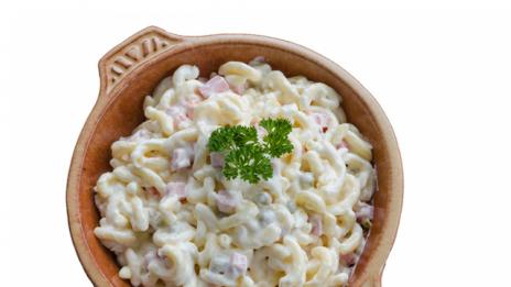 Салата с макарони и риба тон