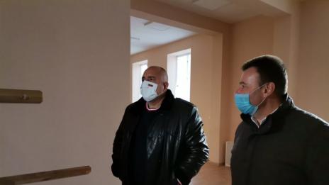 Залите за извънкласни дейности отварят от 4 февруари