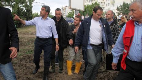 Плевнелиев няма да свиква КСНС заради наводненията в страната