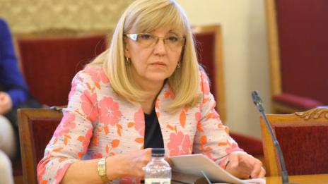 Да не се политизира темата с водната криза, настоя Аврамова