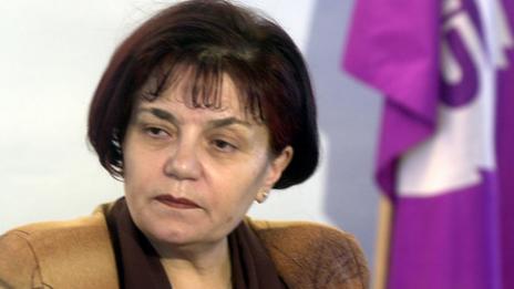 Министерството да сформира комисия, която да одобрява учебниците