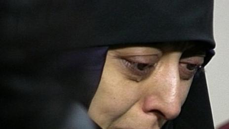 Съпругата на Муса пропя срещу него и хората му
