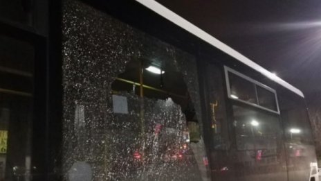 Стреляха по автобуси в центъра на Пловдив