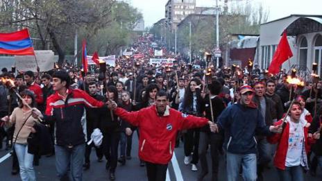 46 ранени при пореден протест в Армения