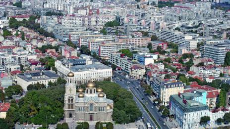 Затварят центъра на Варна утре