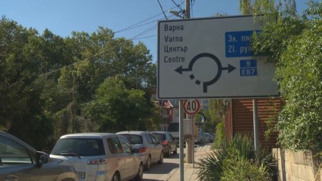 Огромни задръствания има по пътя за Златните
