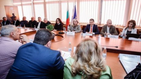 Министърът на туризма и институции обсъдиха във Варна подготовката за летен сезон 2026