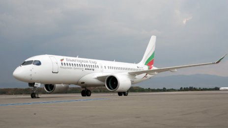 Мъже от стомана срещу Airbus A220 на „България Еър“