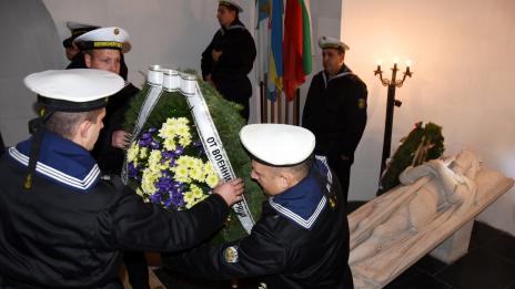 Отбелязаха 573-тата годишнина от битката при Варна (СНИМКИ)