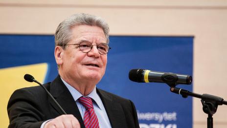 Улучиха с яйце главата на германския президент