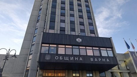 Община Варна: КУБ корпорация прави опасни внушения за законността на строителните им дейности