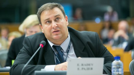 Емил Радев коментира резолюцията на ЕП относно „Досиетата Пандора”