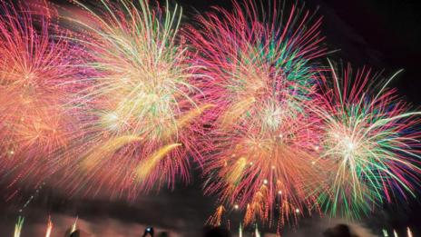 Един загина, а над 160 са ранени от пожари и фойерверки