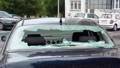 22-годишен разби задното стъкло на шкода във Варна