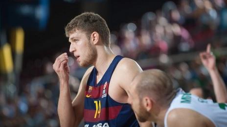 Везенков не игра при загубата на Барселона