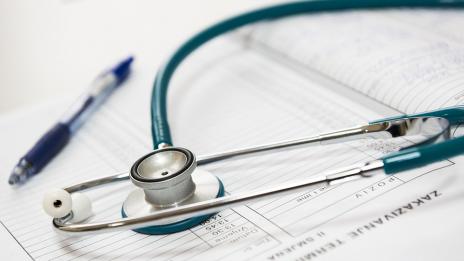 Затягат се правилата за безпристрастност при клиничните изпитвания