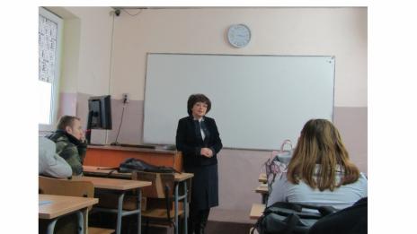 Съдия изнесе открит урок пред ученици от Търговската гимназия във Варна