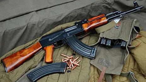 Купете си Калашников от армията!
