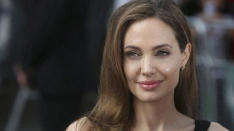 Анджелина Джоли изнася лекции в два университета
