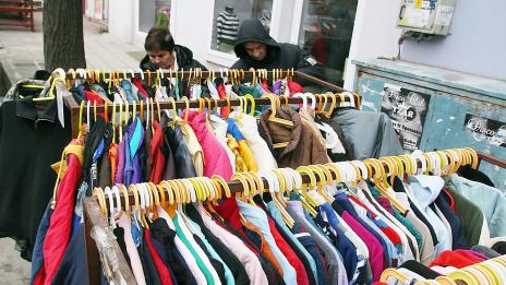 Варна стана разпределителен център за дрехи second hand