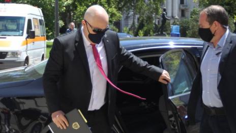 Прокурори възроптаха срещу искането на Радев за оставка на Гешев