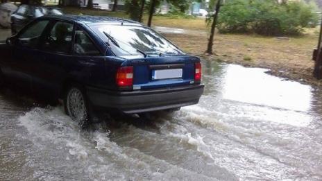 Жълт код за опасно време е в сила за 12 области в понеделник