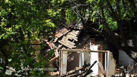 От днес плащат по 300 лева на пострадалите аспаруховци
