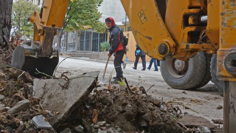 ВиК авария блокира движението до Терапията