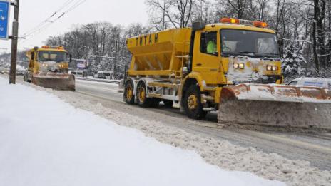 1500 машини почистват републиканските пътища