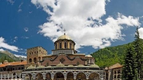 Разрешиха укрепване на част от фасадата на Рилския манастир