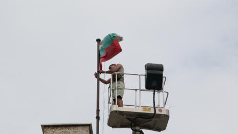 Подменят знамената с нови за деня на Варна