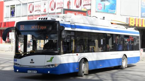 Вижте как тролеите във Варна тръгнаха по бул. &quot;Владислав&quot; (СНИМКИ)